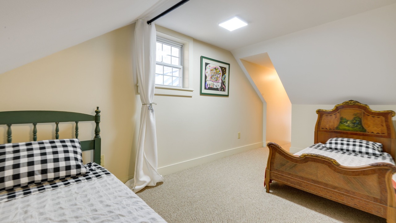 Photo of Bedroom in Drewsville