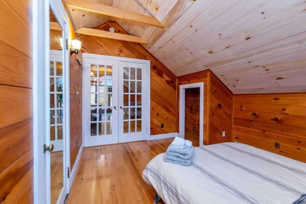 Photo of Bedroom in Old North End