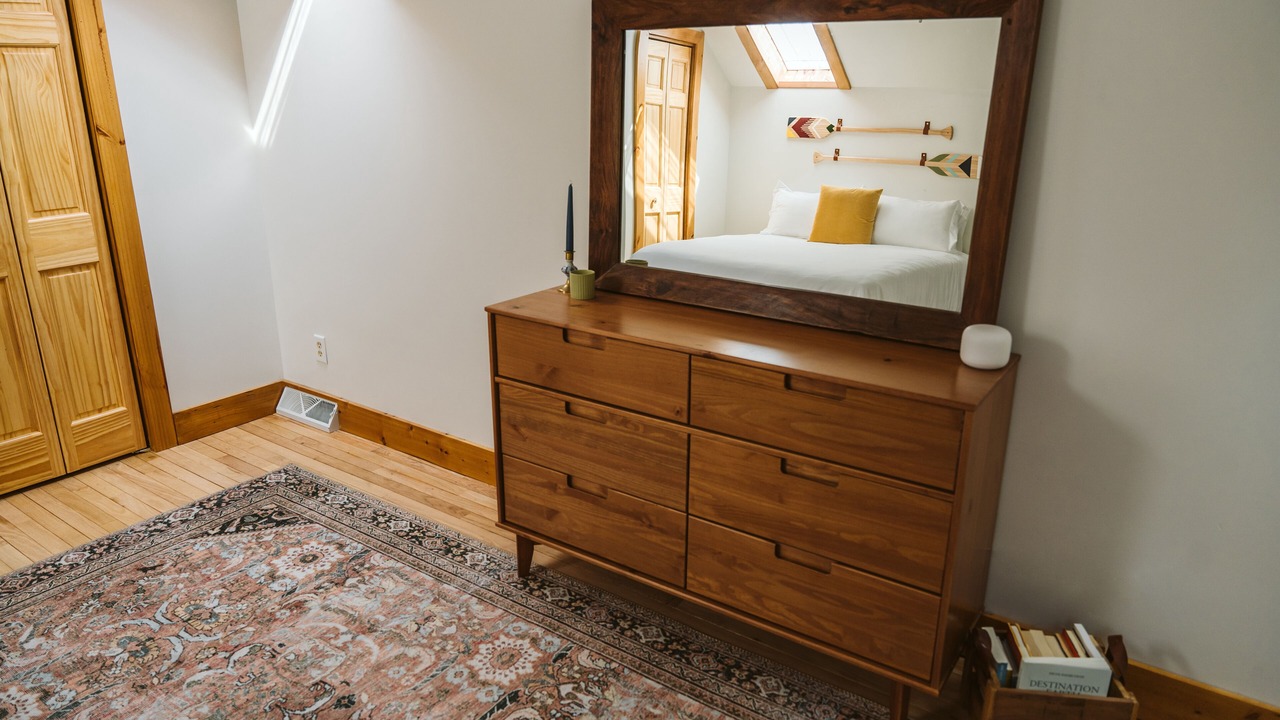 Photo of Bedroom in King
