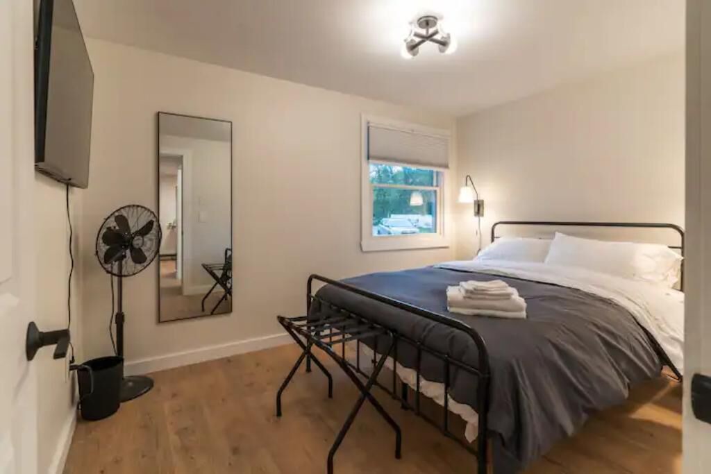 Photo of Bedroom in Shelburne