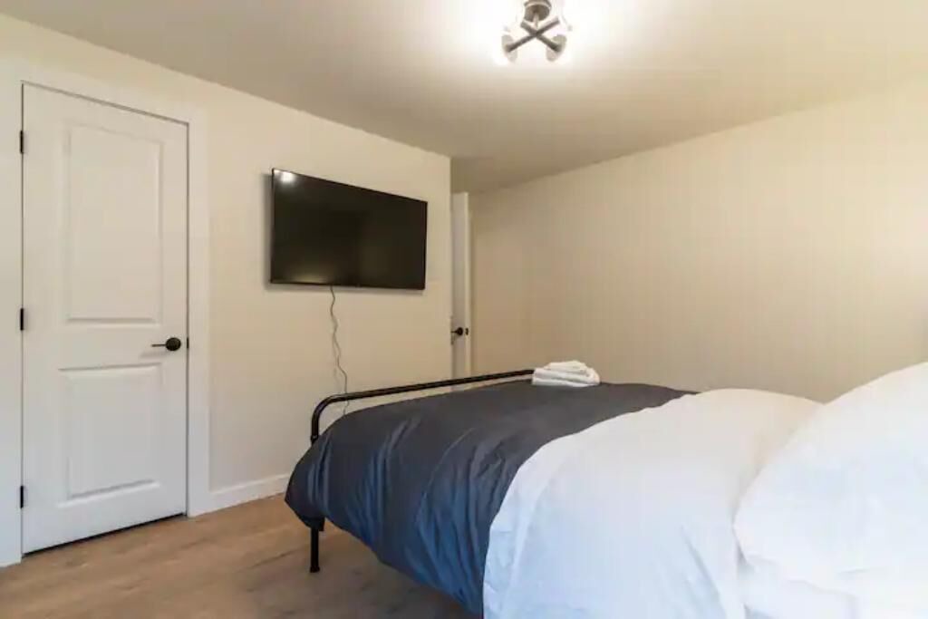 Photo of Bedroom in Shelburne