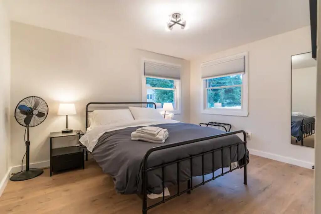 Photo of Bedroom in Shelburne