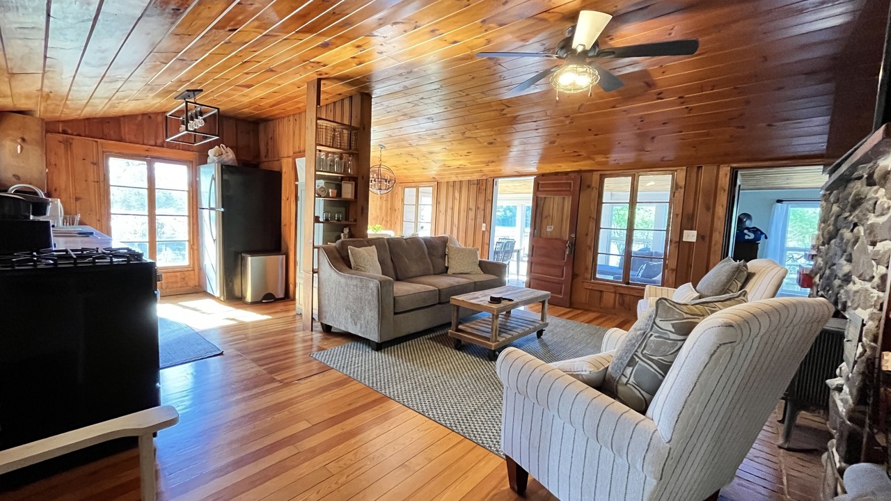 Photo of Livingroom in Weare