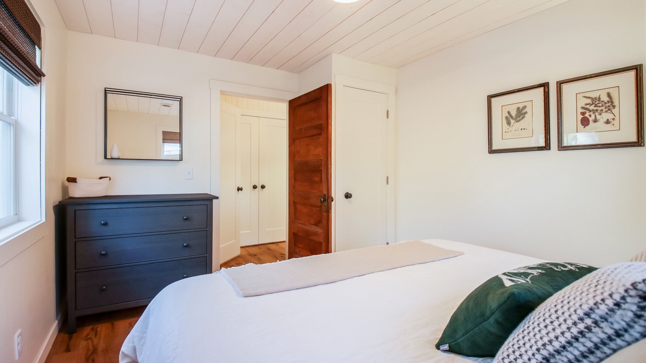 Photo of Bedroom in Northwoods Beach