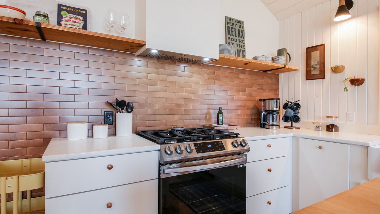 Photo of Kitchen in Northwoods Beach