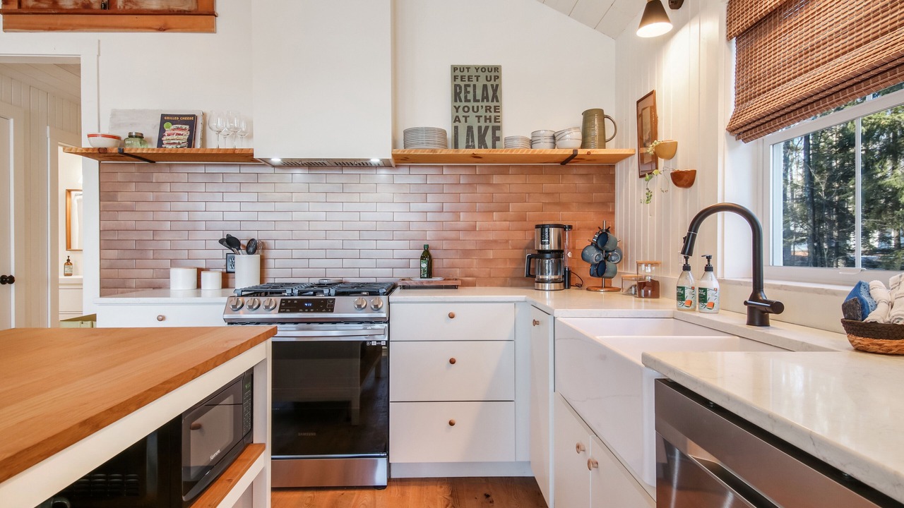 Photo of Kitchen in Northwoods Beach