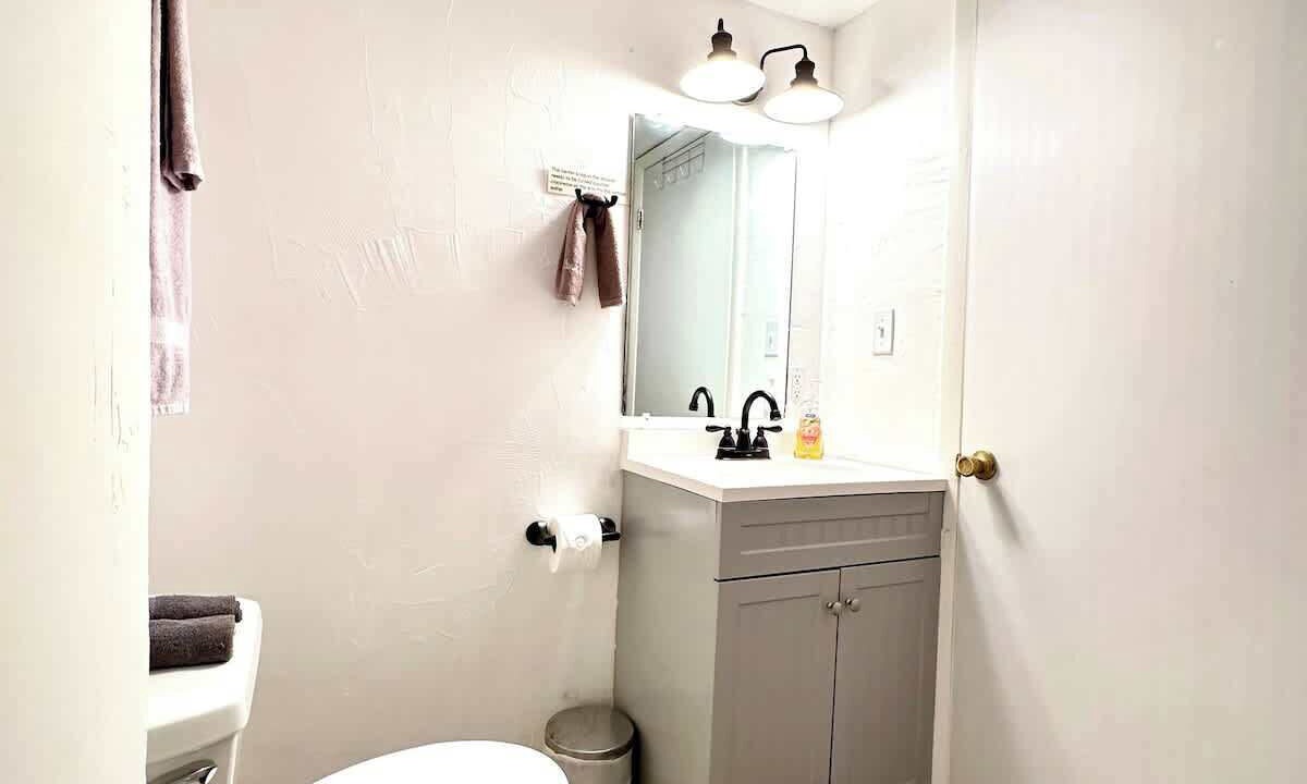 Photo of Bathroom in Raton