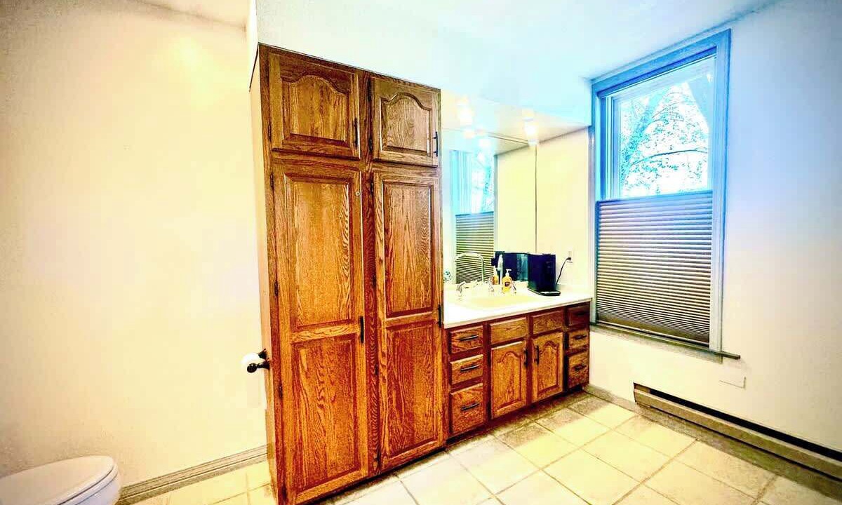 Photo of Bathroom in Raton