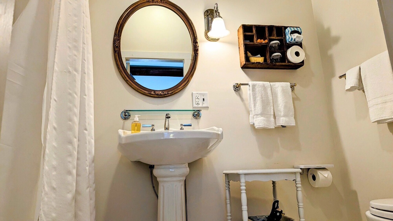 Photo of Bedroom in Shelburne