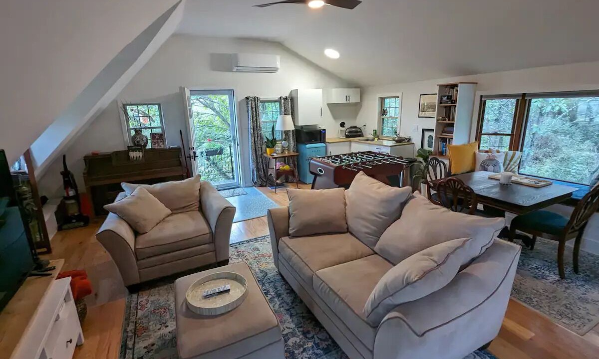 Photo of Livingroom in Schuylerville