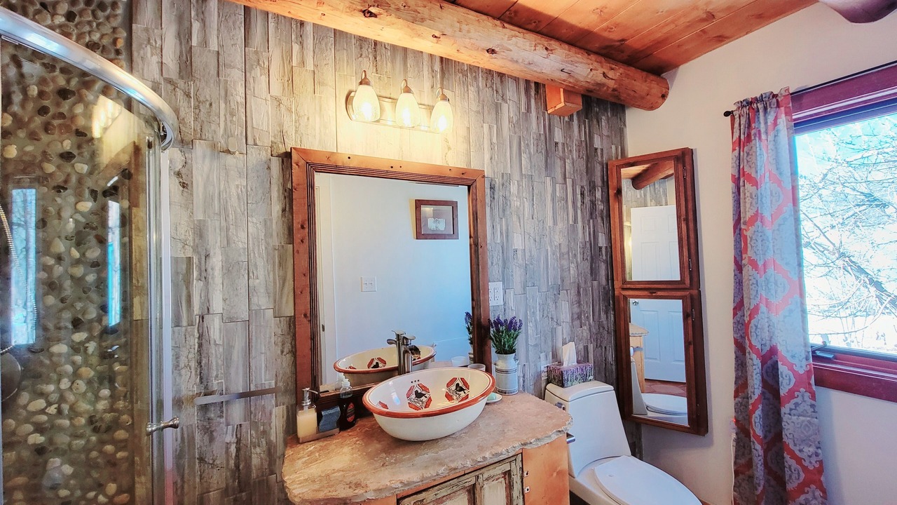Photo of Bathroom in Embudo