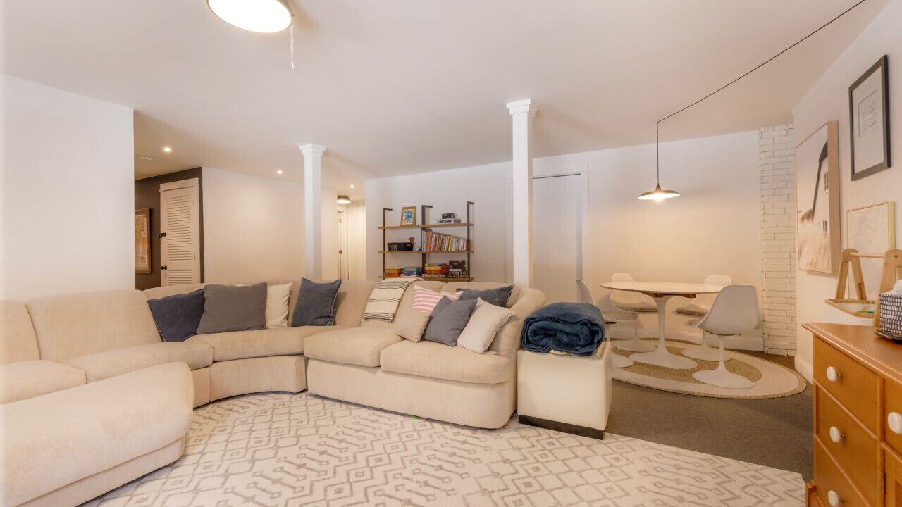 Photo of Livingroom in Bridgewater Corners