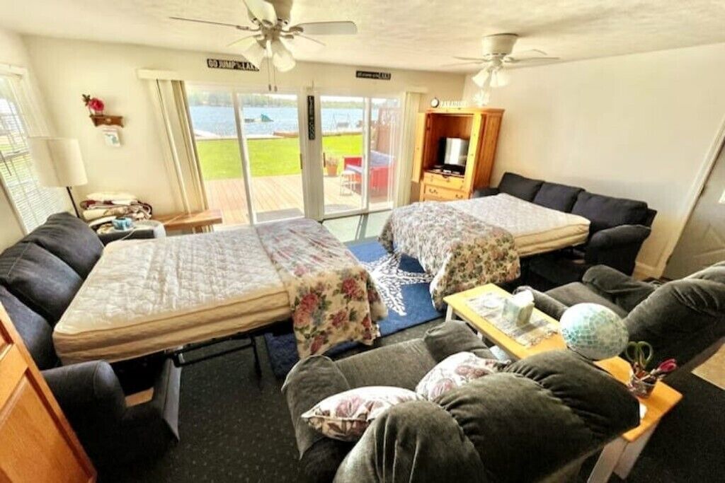 Photo of Bedroom in Lake Odessa