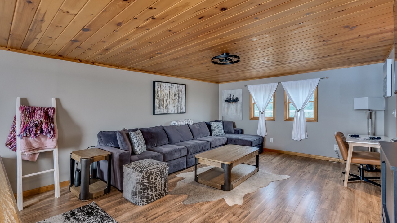 Photo of Livingroom in Pillar Point