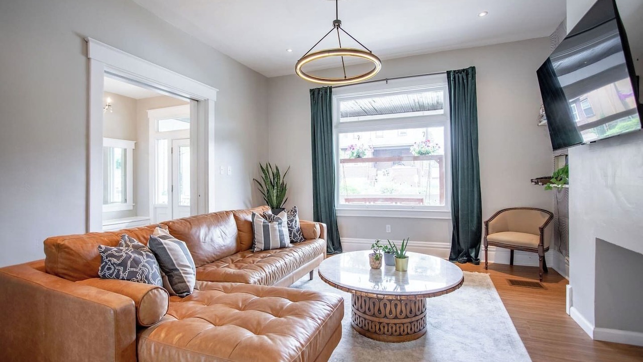 Photo of Livingroom in South Hills