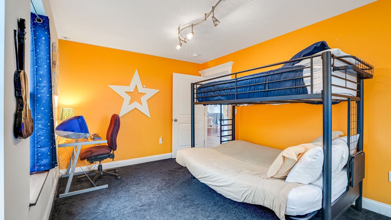 Photo of Bedroom in Malletts Bay