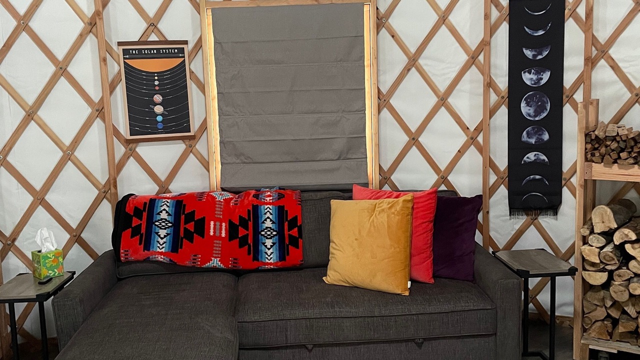 Photo of Livingroom in St. Louis County