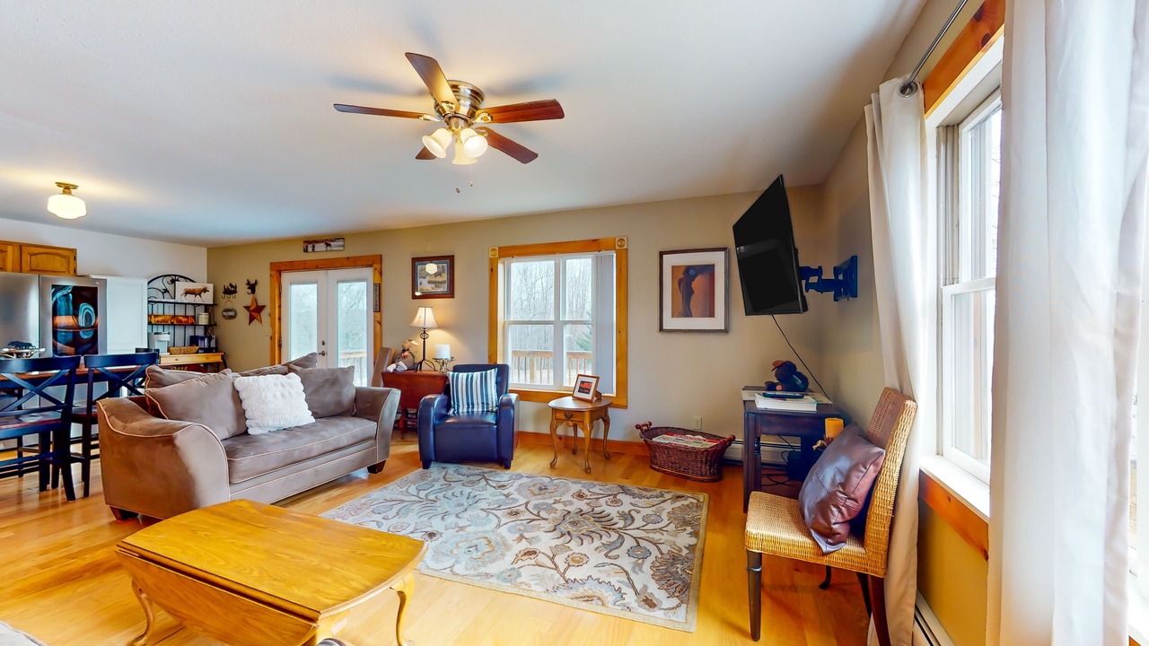 Photo of Livingroom in North Troy