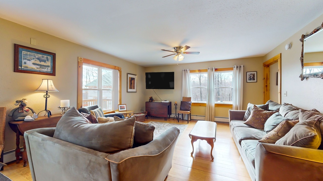 Photo of Livingroom in North Troy