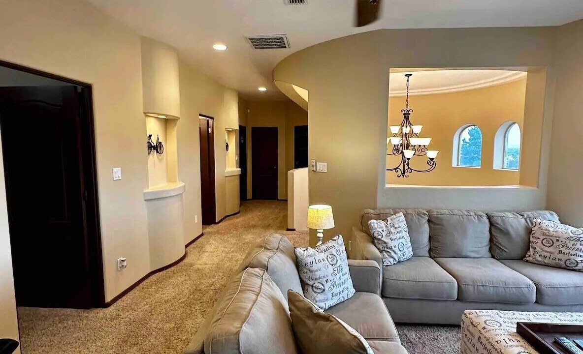 Photo of Livingroom in Westside