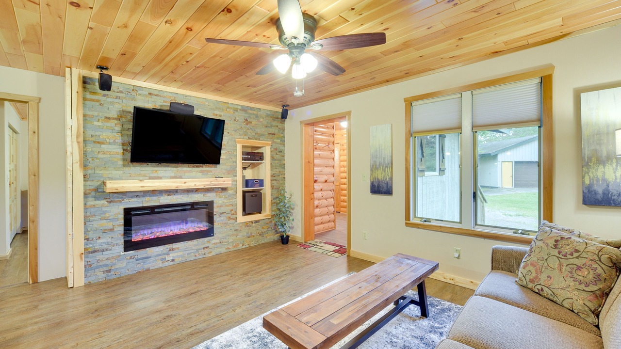 Photo of Livingroom in Cable