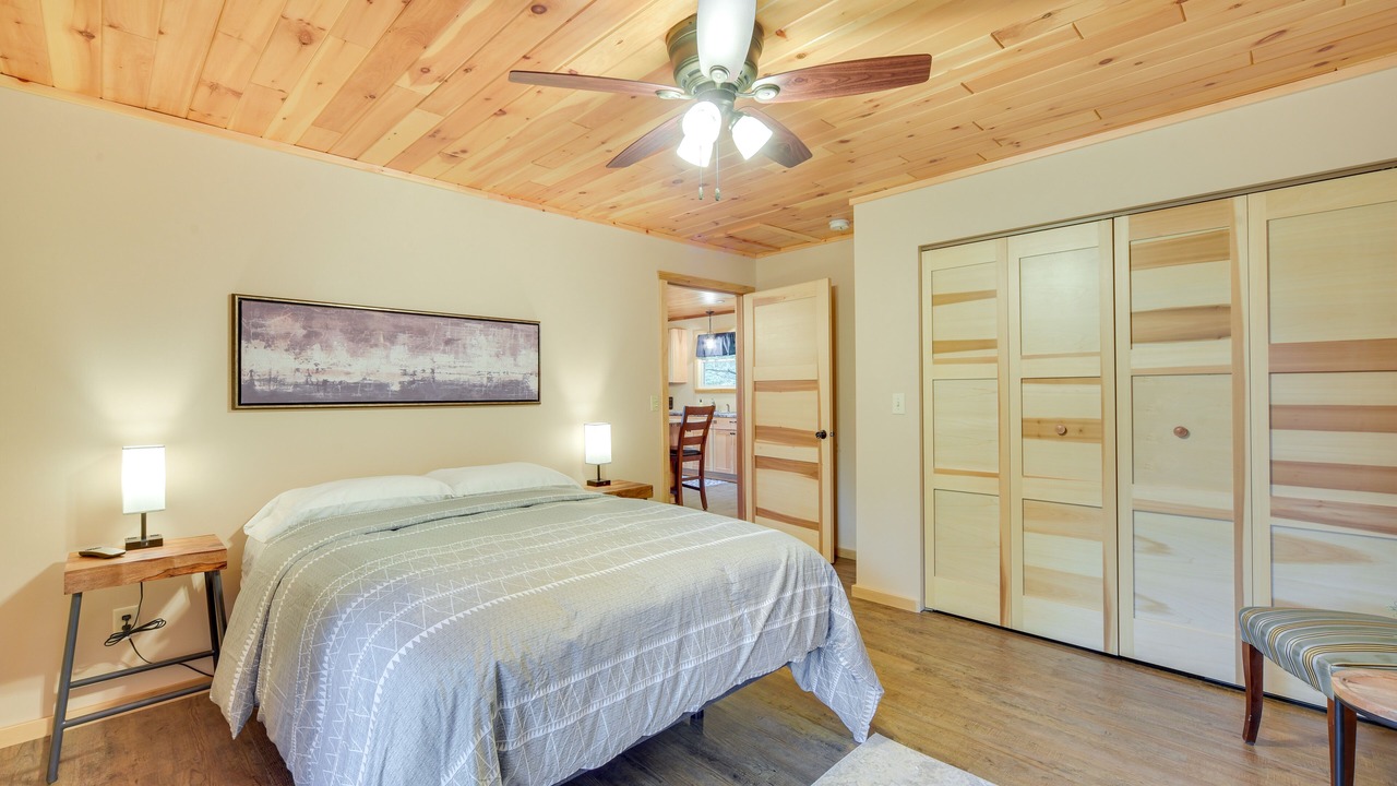 Photo of Bedroom in Cable