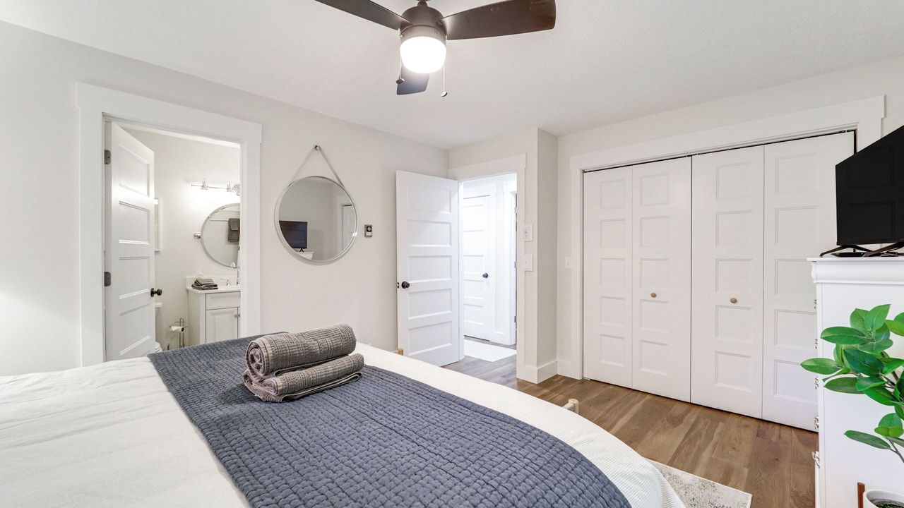 Photo of Bedroom in Central Lake