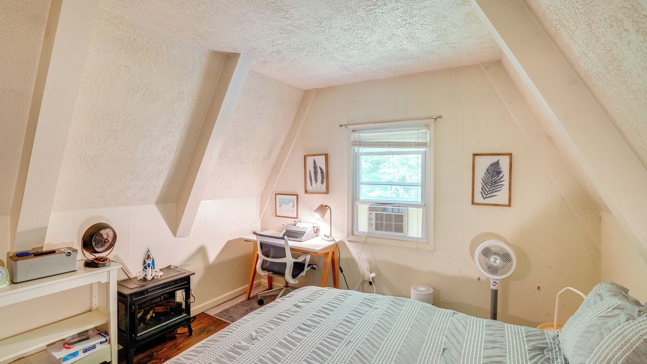 Photo of Bedroom in Becket