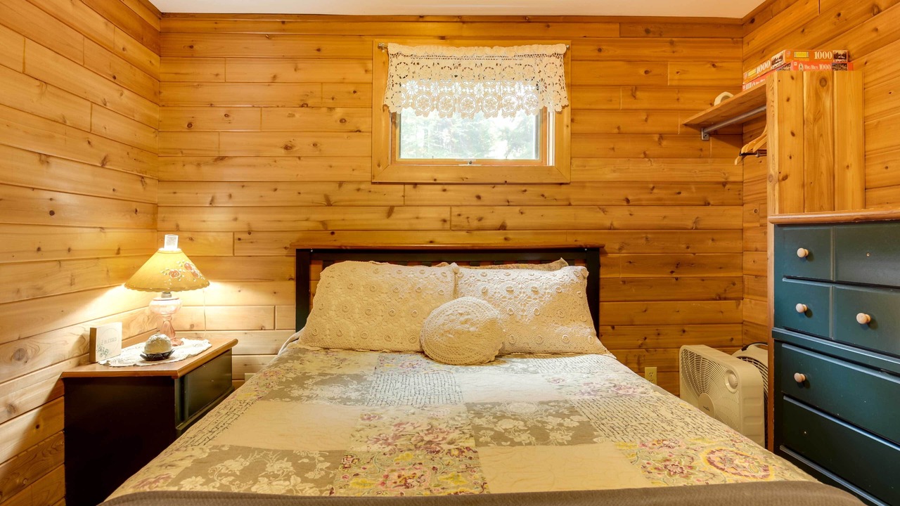 Photo of Bedroom in Hill