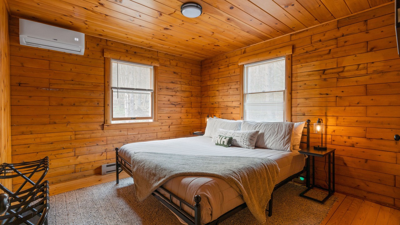 Photo of Bedroom in Woodsville