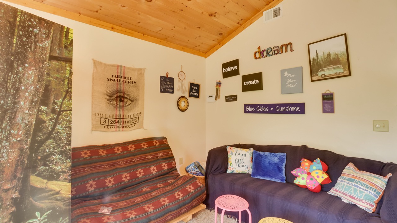 Photo of Livingroom in Fulks Run