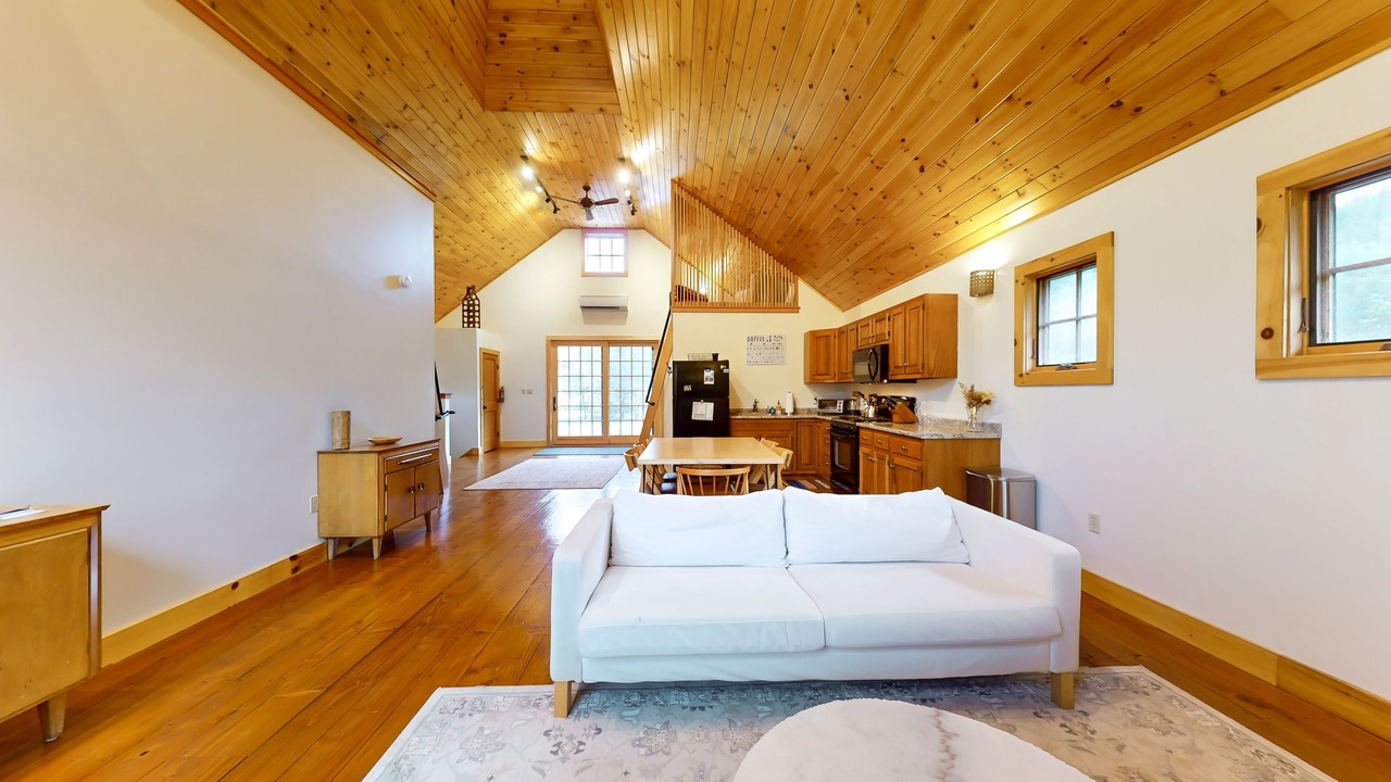 Photo of Livingroom in Starksboro