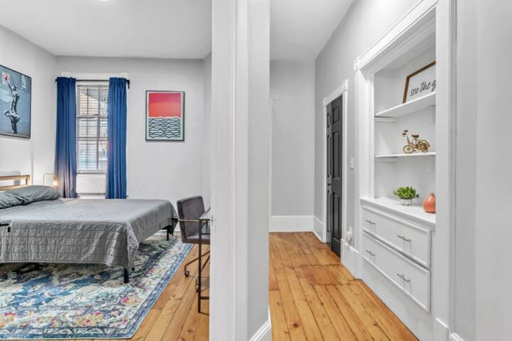 Photo of Bedroom in Metro Center