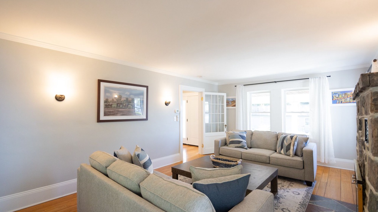 Photo of Livingroom in Saratoga Springs