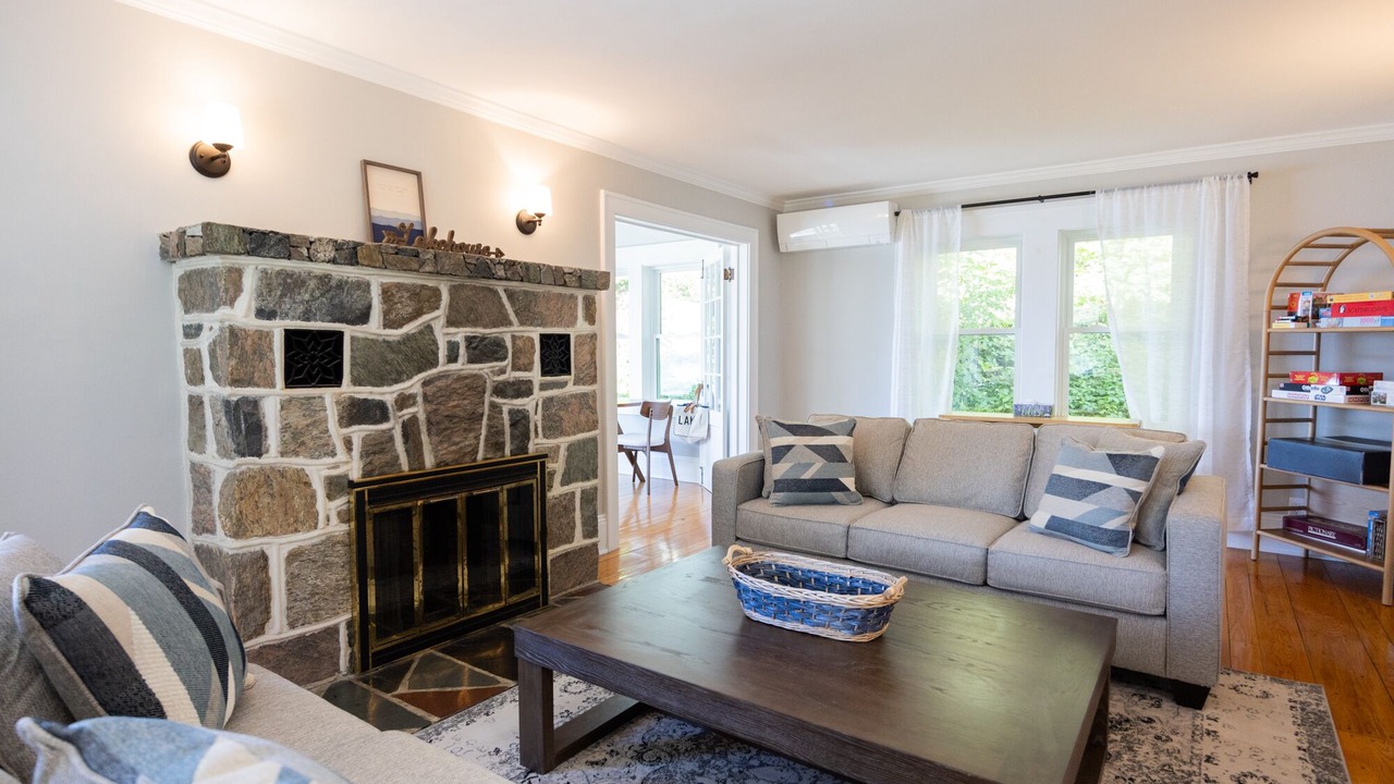 Photo of Livingroom in Saratoga Springs