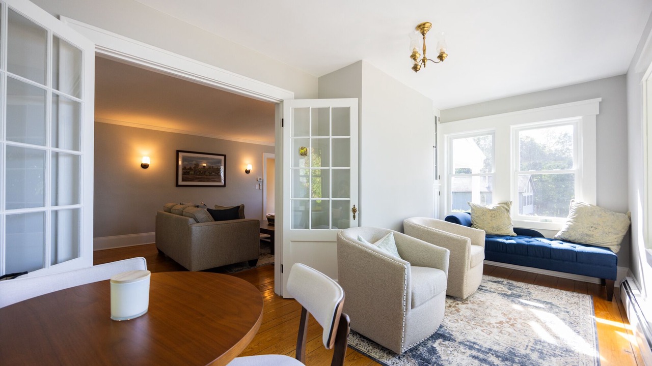 Photo of Livingroom in Saratoga Springs