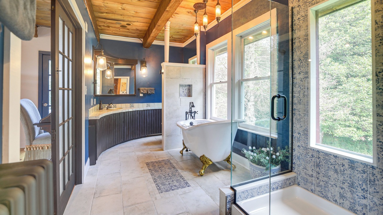 Photo of Bathroom in Washington