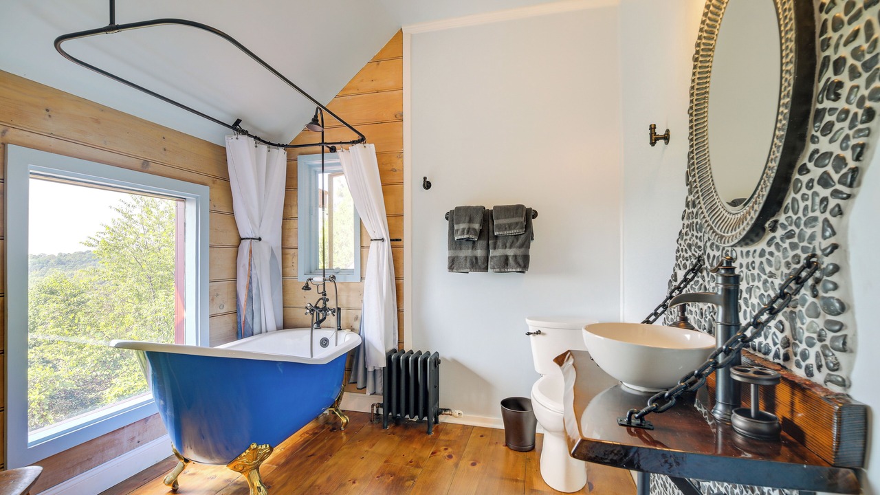 Photo of Bathroom in Washington
