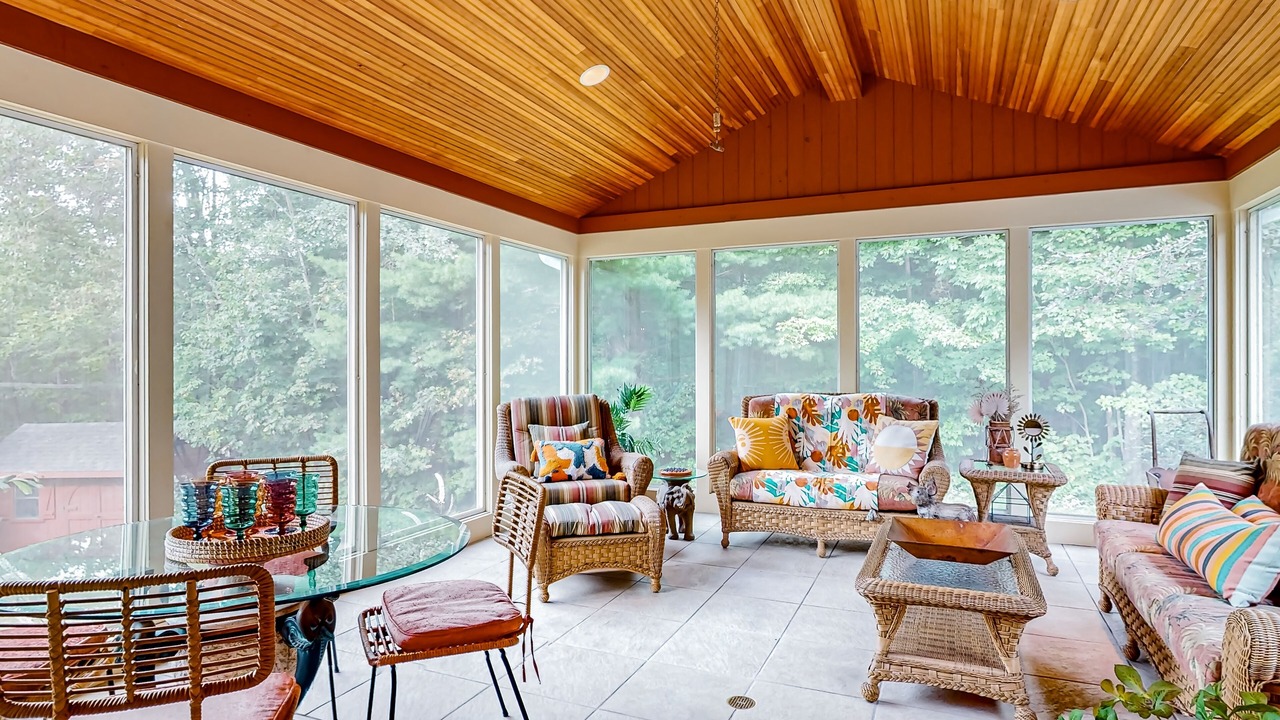 Photo of Livingroom in Warren