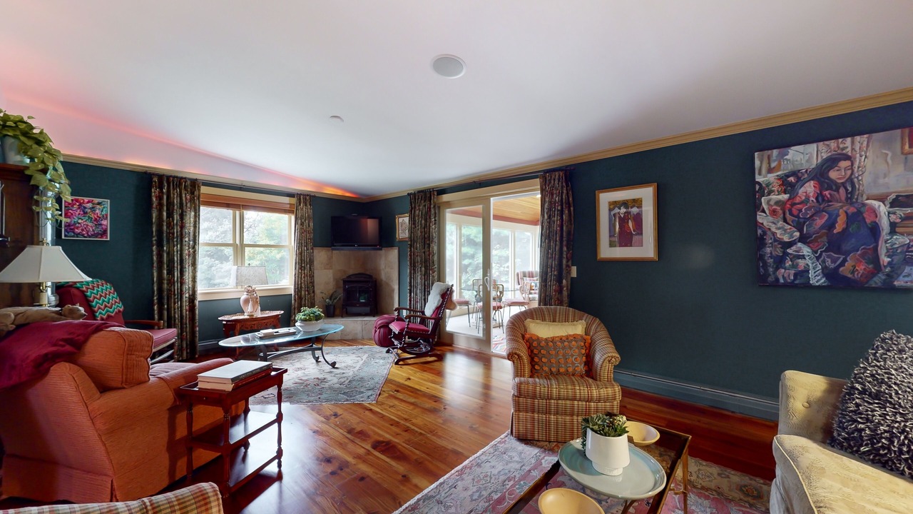 Photo of Livingroom in Warren