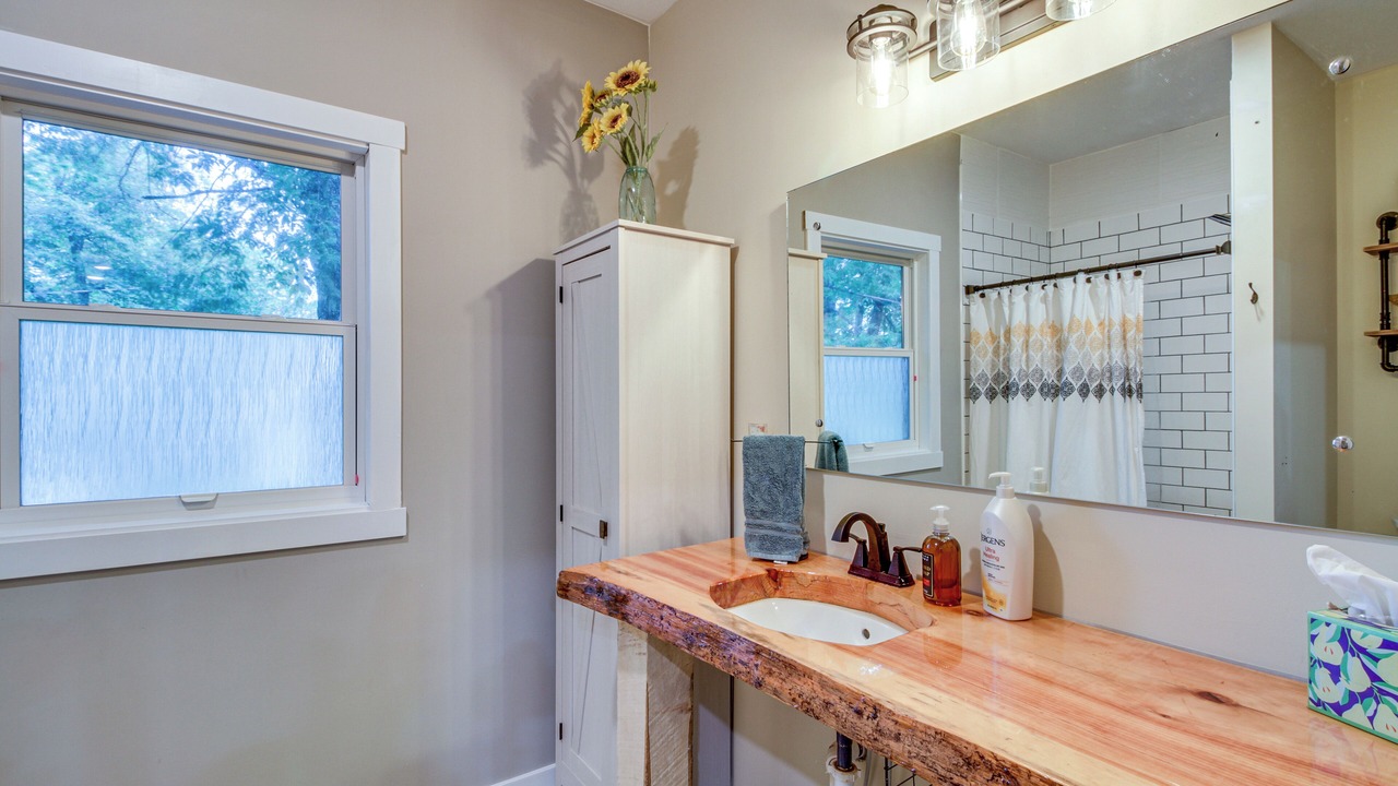 Photo of Bathroom in South Harbor