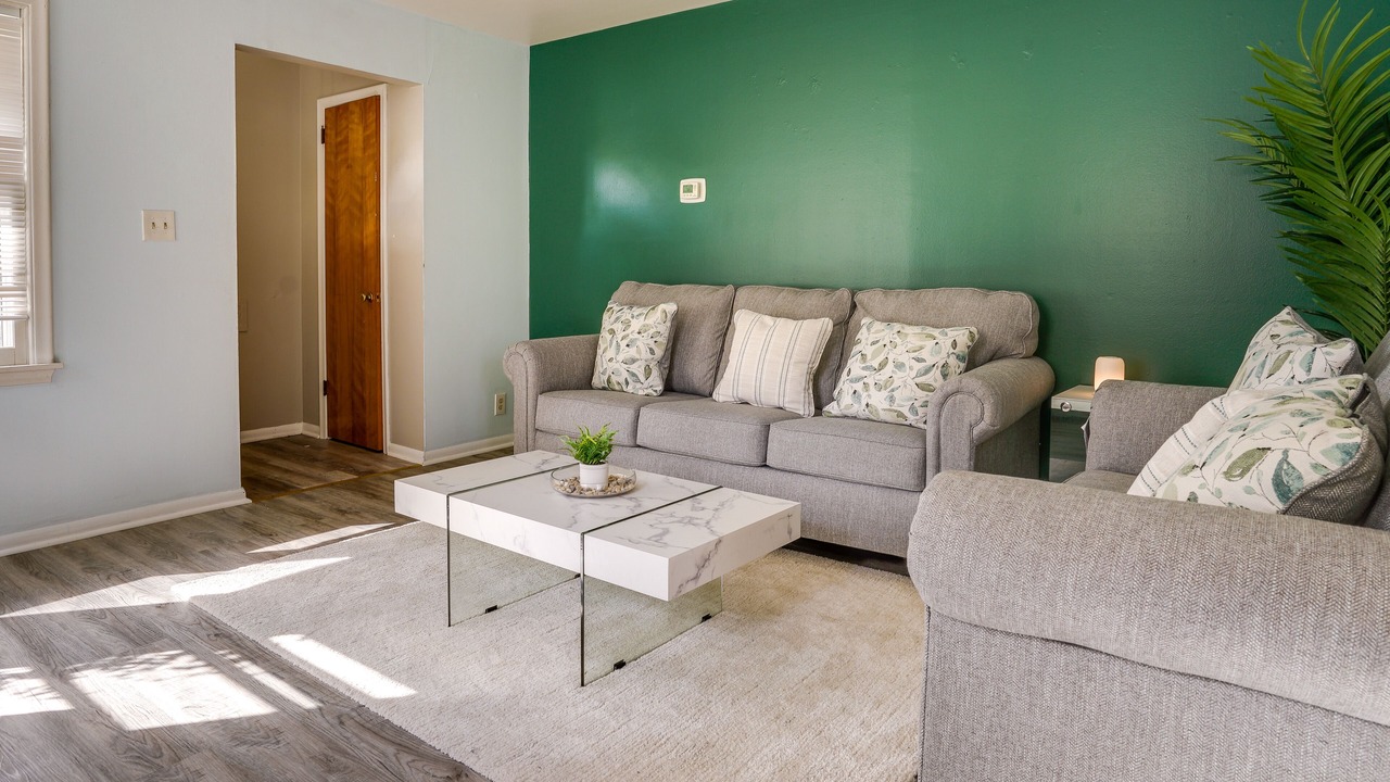 Photo of Livingroom in Morris Park