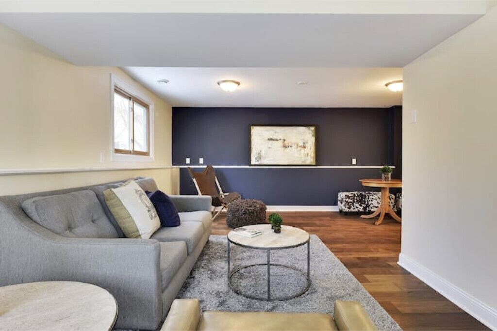 Photo of Livingroom in Shorewood