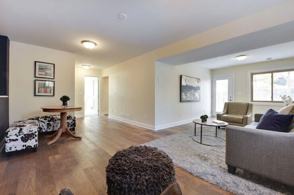 Photo of Livingroom in Shorewood