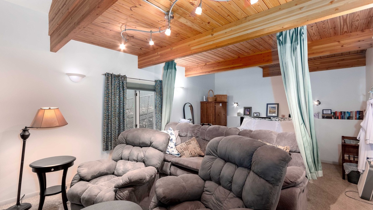 Photo of Livingroom in Delton