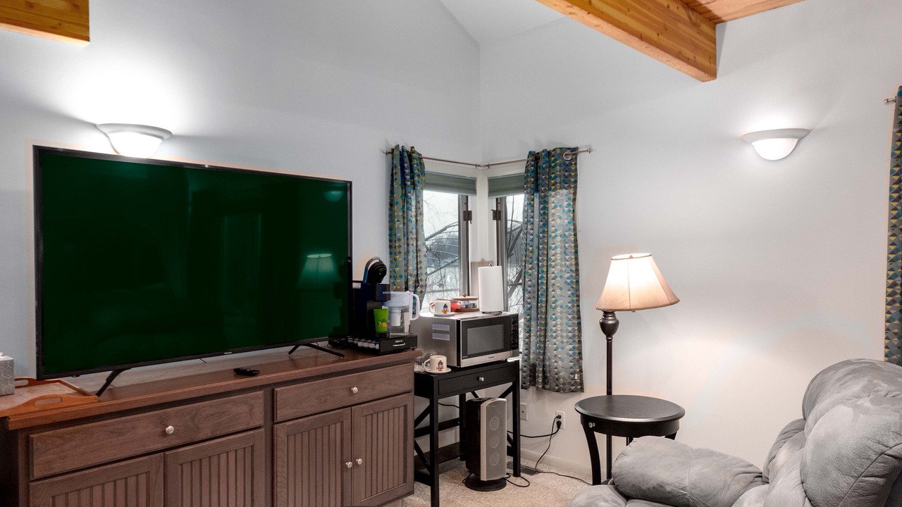 Photo of Livingroom in Delton