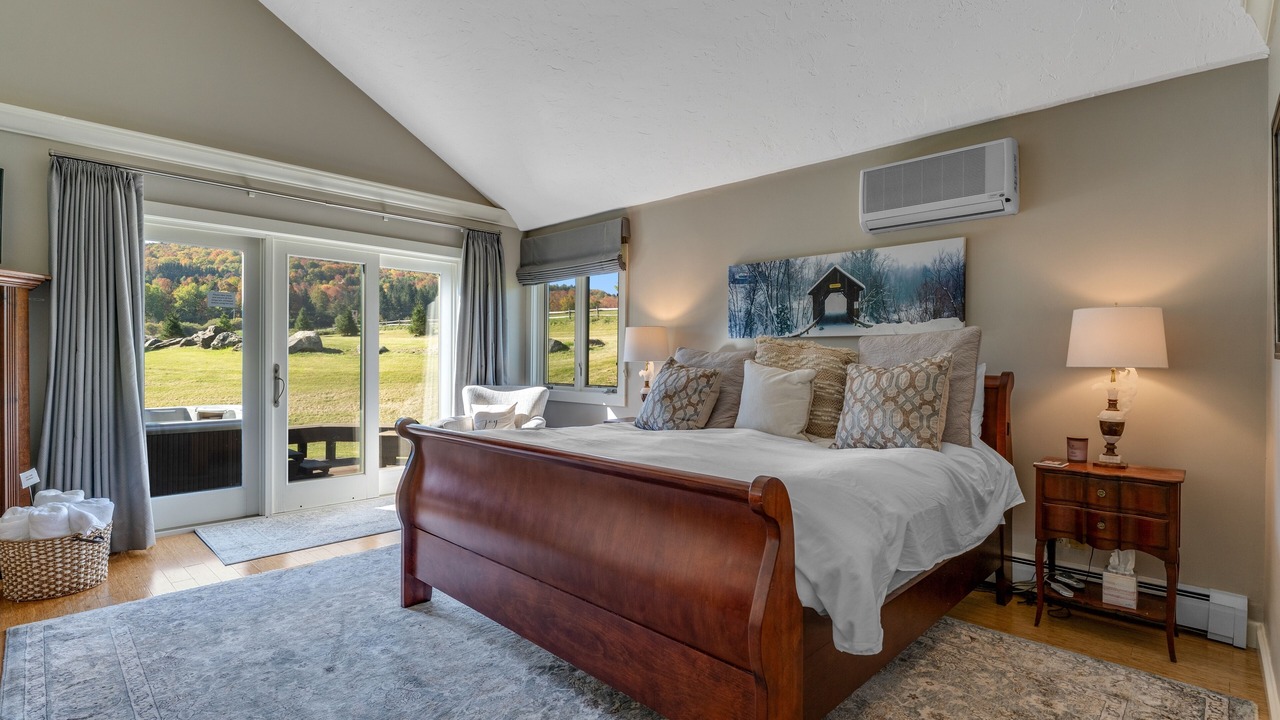 Photo of Bedroom in Stowe Hollow
