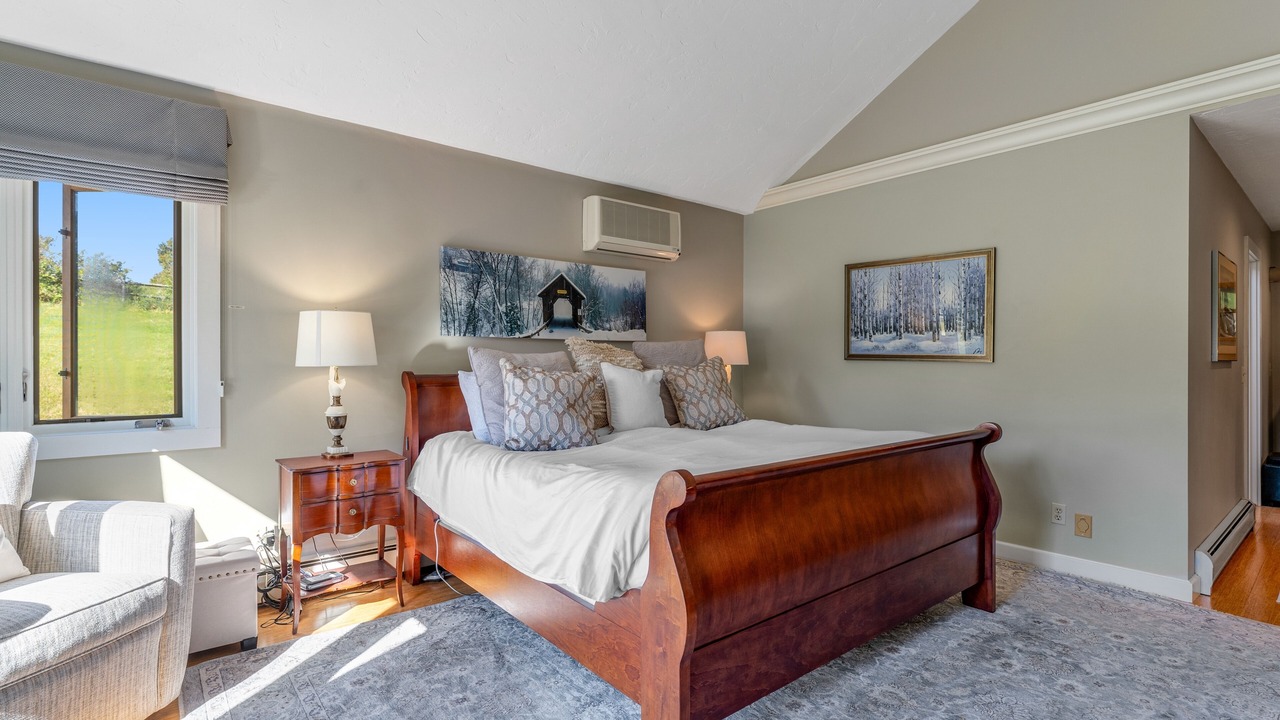 Photo of Bedroom in Stowe Hollow