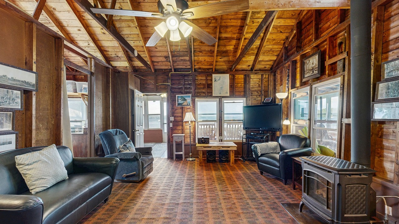 Photo of Livingroom in South Hero