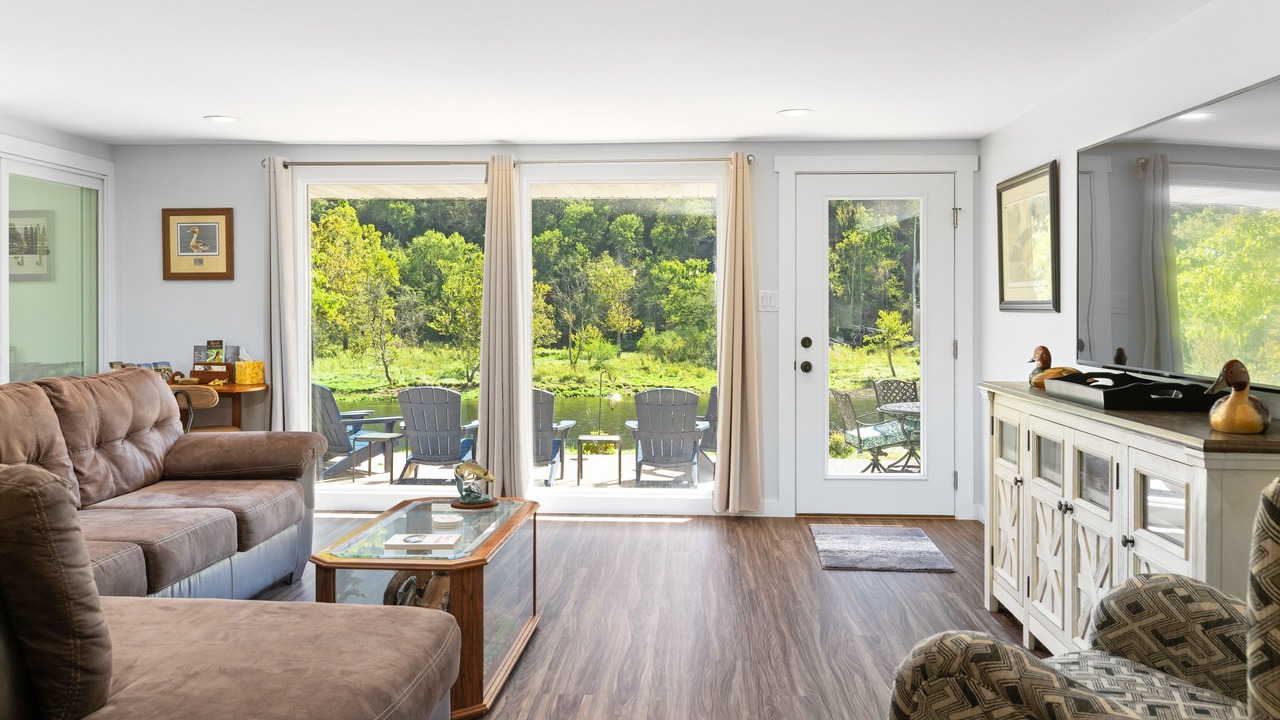 Photo of Livingroom in Lakeview